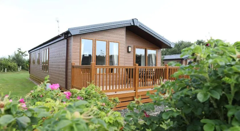 Cosy Dreams Lodge - Image 1