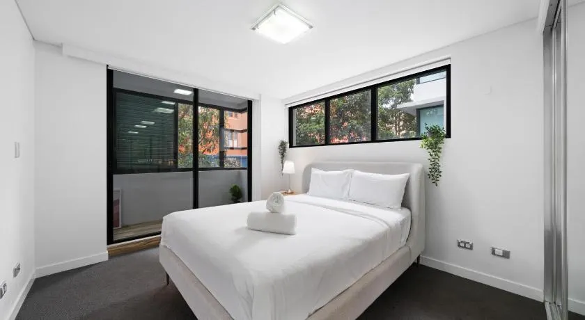 Spacious 3BR & 1 Parking & Pool & Gym & Central & ICC - Image 1