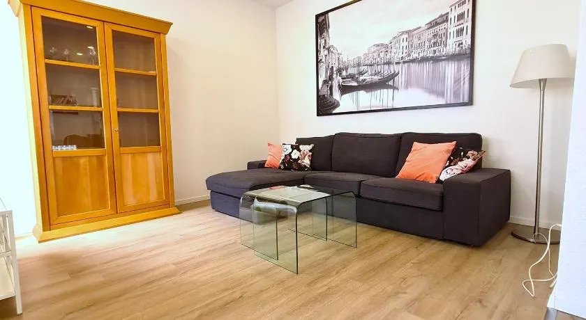 Burgunder - helle und ruhige Wohnung in Uninähe - Image 1