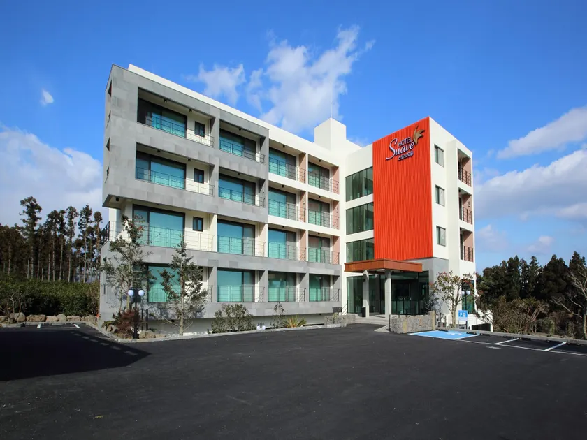 Suave Hotel - Image 1