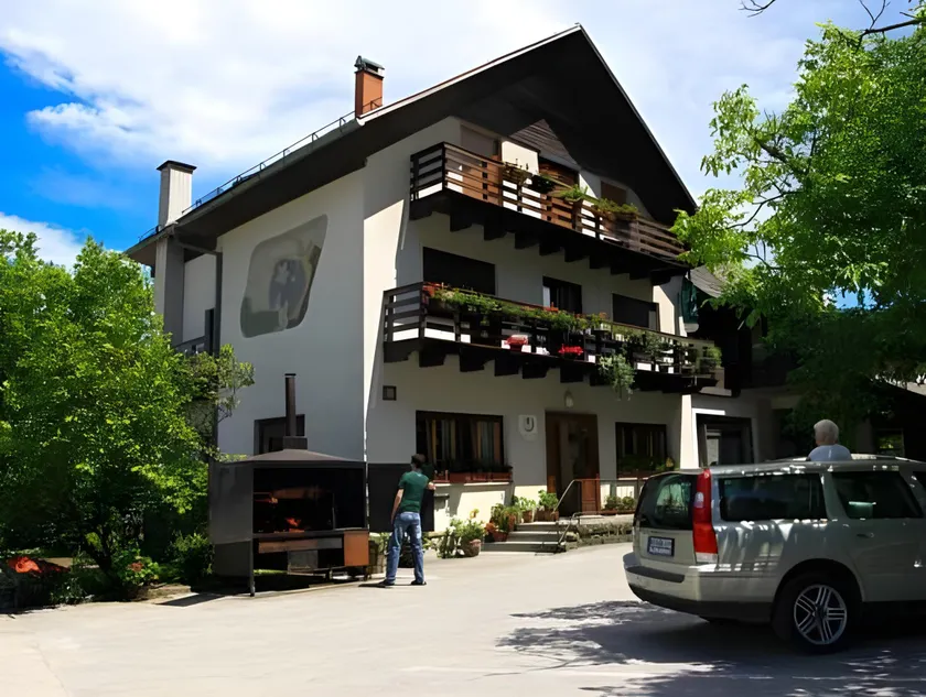 Rooms Pevc & Hostel Ljubno ob Savinji - Image 1