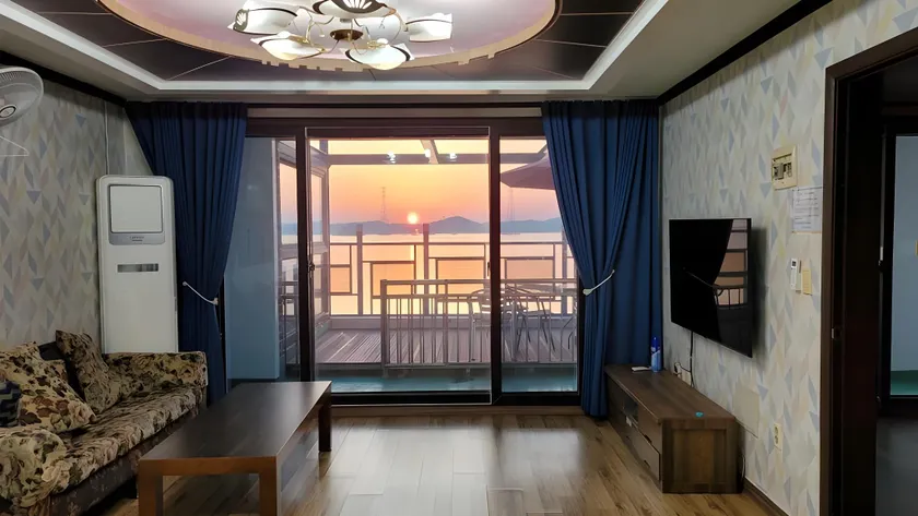 Good morning pension at Seonjaedo Beach - Image 1