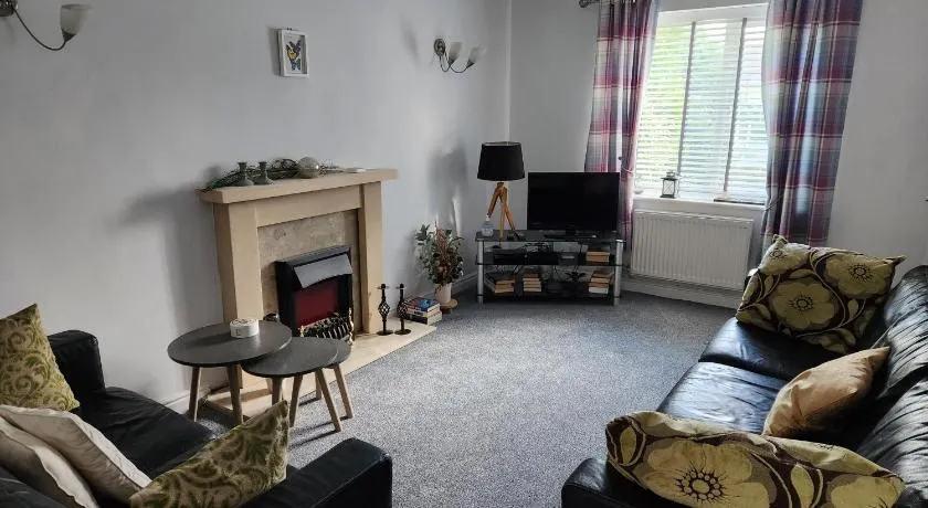 Cosy house for business travel and pleasure - Image 1
