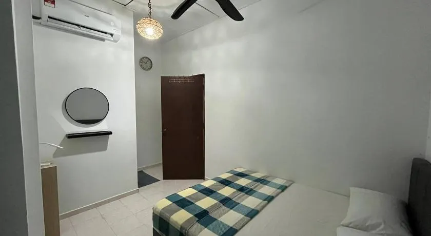 Sweet Roses Homestay- Free WiFi, Nearby UiTM - Image 1