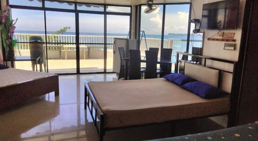 Glass Palace House Rental - Image 1