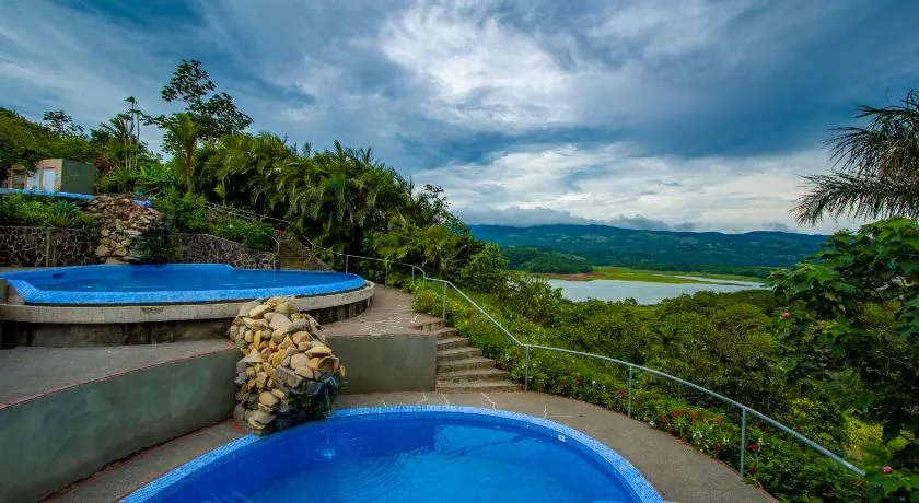 Lake Arenal Condos - Image 1