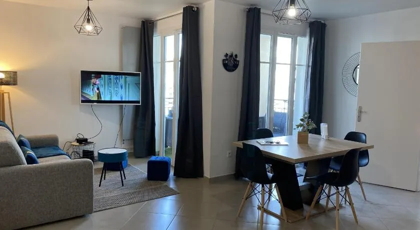 Douillet By Dream Apartments - Image 1