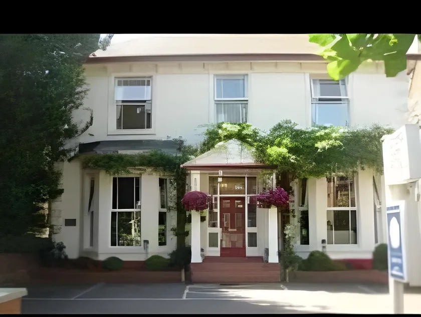 Victoria Park Lodge - Image 1