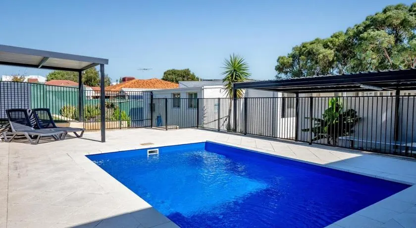Palm Beach Villas by Rockingham Apartments - Image 1