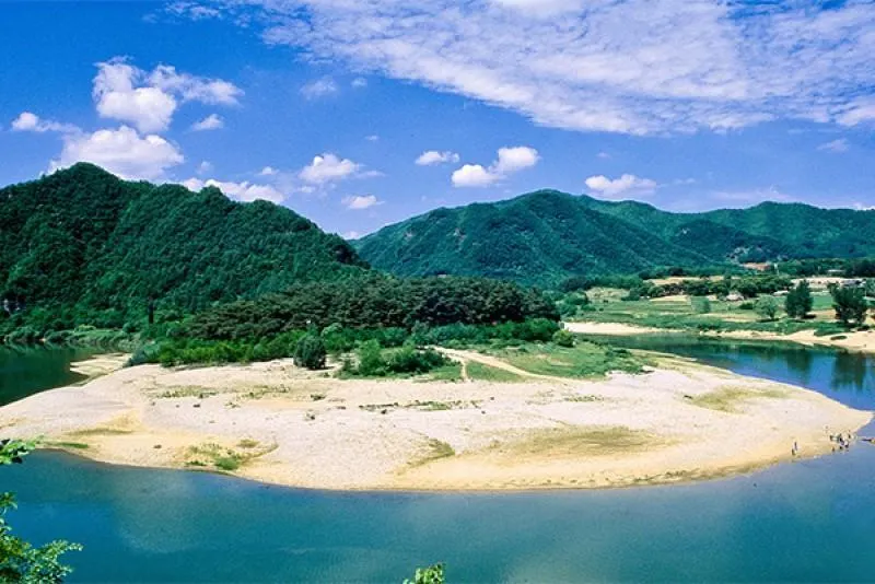 Yeongwol River Palace Pension - Image 1