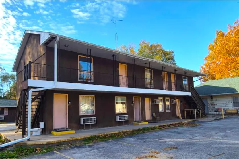 Sycamore Motel - Image 1