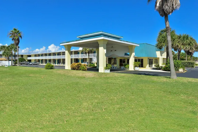 Americas Best Value Inn Satellite Beach Melbourne - Image 1