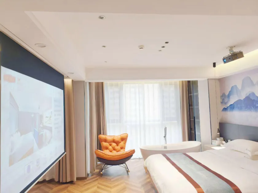 Apple Hotel - Image 1