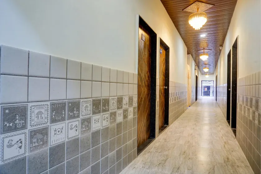 Hotel O Mango Tree Lodging - Image 1