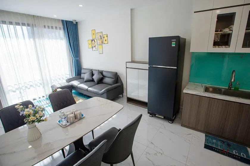 Elegant 2 Bedroom Suite in Prime Location - Image 1