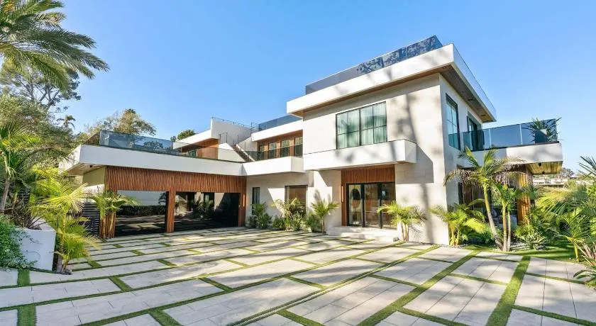 Linda Flora - Bel Air Oasis with Rooftop Deck - Image 1