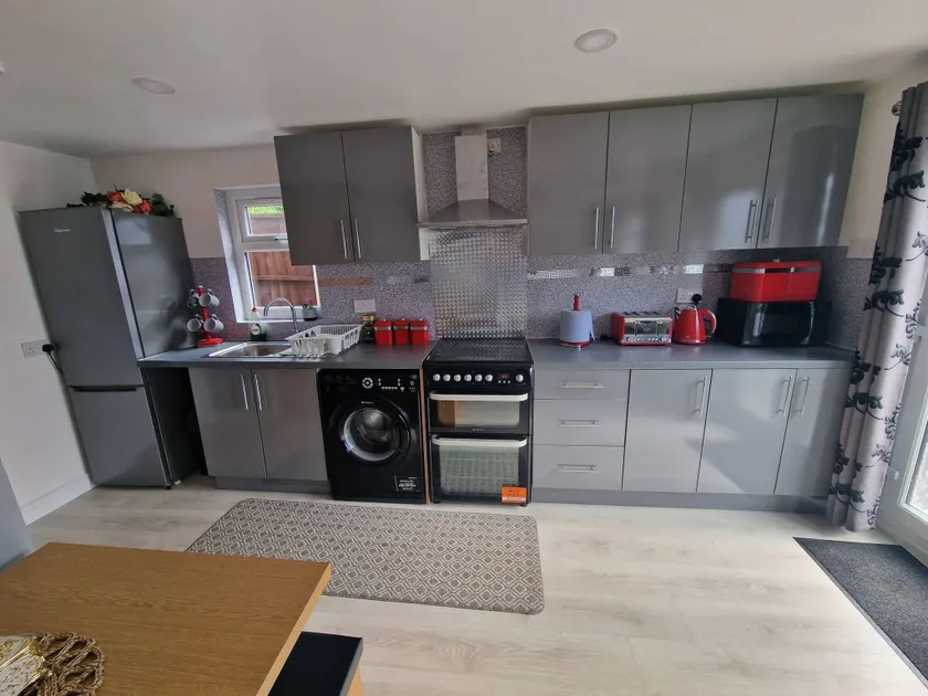 Cozy 2-Bedroom Apartment in Tyseley, UK - Perfect City Retreat - Image 1