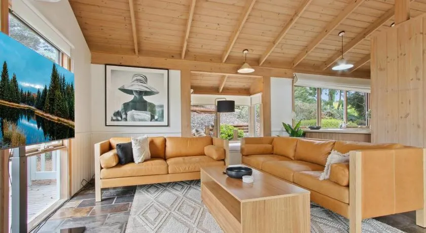 Lakeview Treehouse - Scenic Metung Retreat - Image 1
