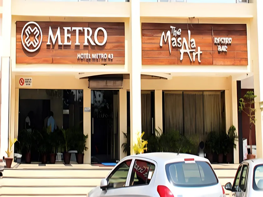 Hotel Metro 43 - Image 1