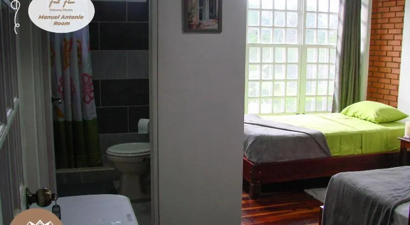 Private rooms, 10 min from SJO Airport - Image 1