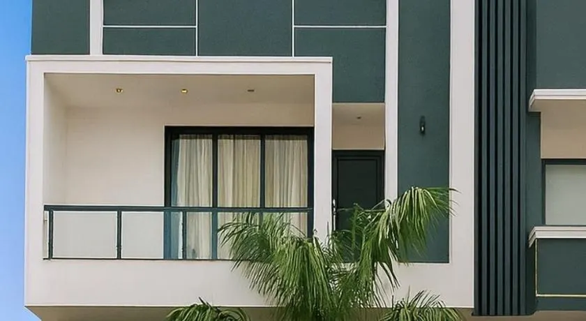 4 rooms Bunglow with pool and jacuzzi - Image 1