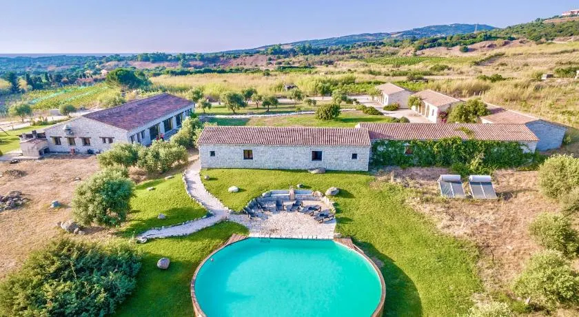 Residence with swimming-pool in Badesi, apartments with private outdoor area - Image 1
