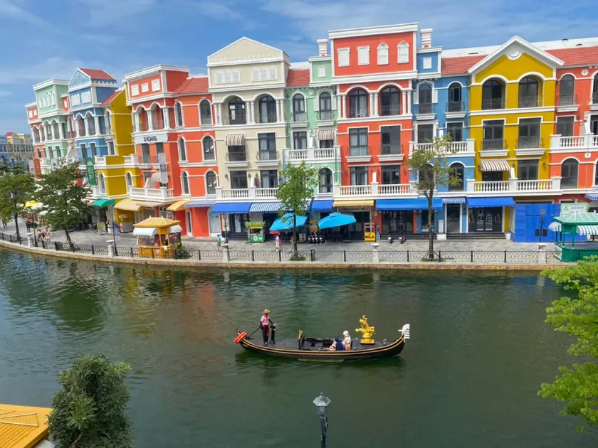 Lucky Phu Quoc Riverside Hotel Grand World - Image 1
