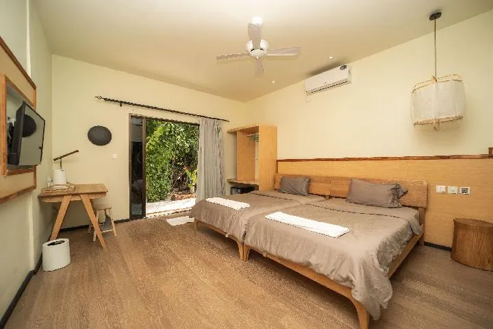 Tranquila Beach Hotel - Image 1