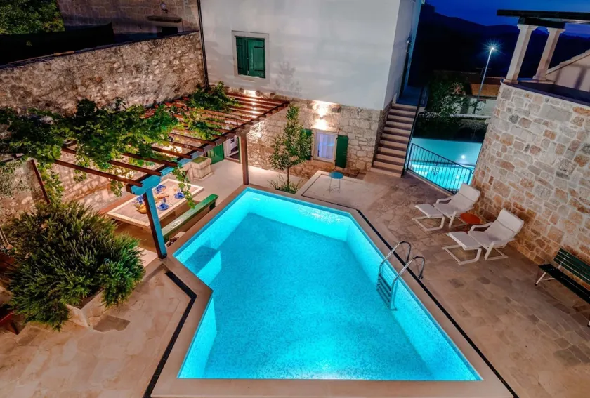Holiday house Vjerocka Donji Humac, Island Brac - Image 1