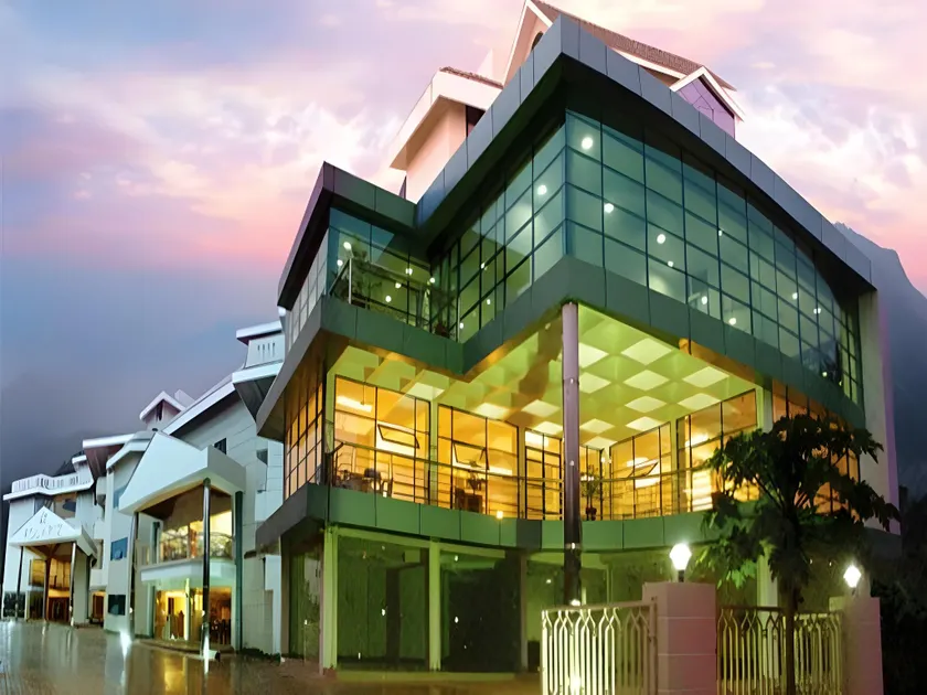 Hotel Polariz - Image 1