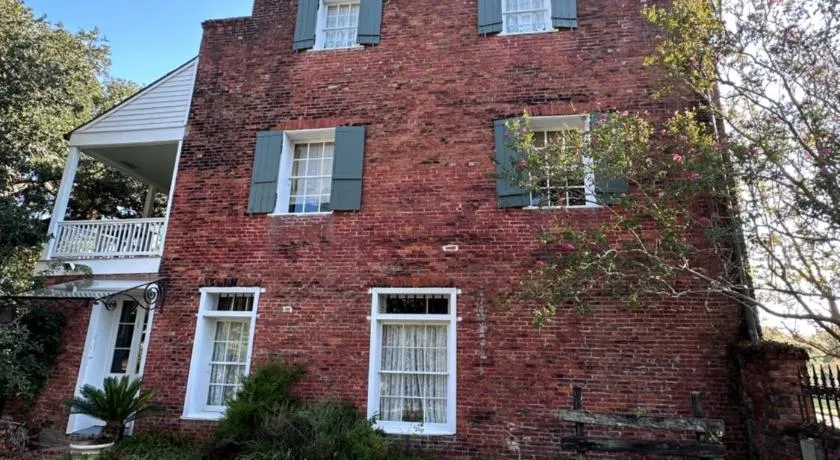 Schmit Hotel - Image 1