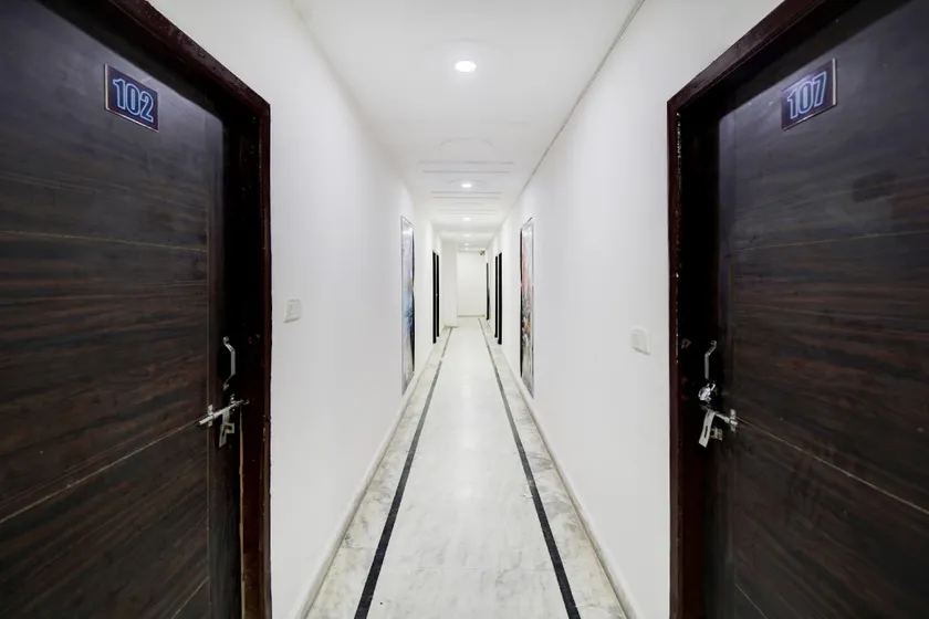Hotel O D.P. Hotel Shamsabad - Image 1