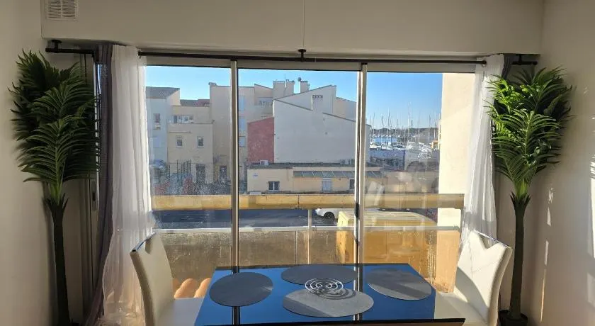 Loft en plein centre, Vue port - Image 1