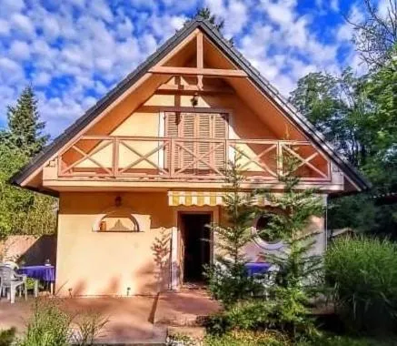 Kis ház az erdő mellett - Little house next to the forest - Image 1