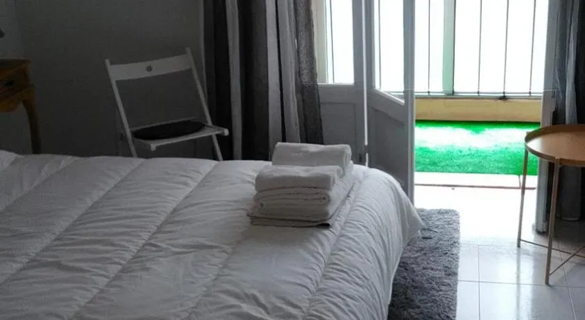 Vasco Santana Guesthouse - Image 1