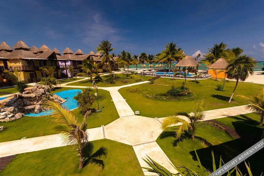 Hotel Pavo Real Tulum - Image 1