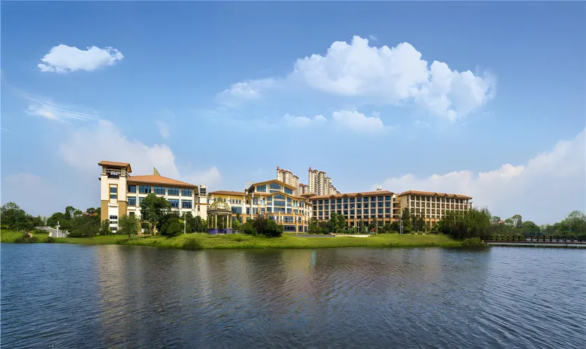 Country Garden Phoenix Hotel Yiyang - Image 1