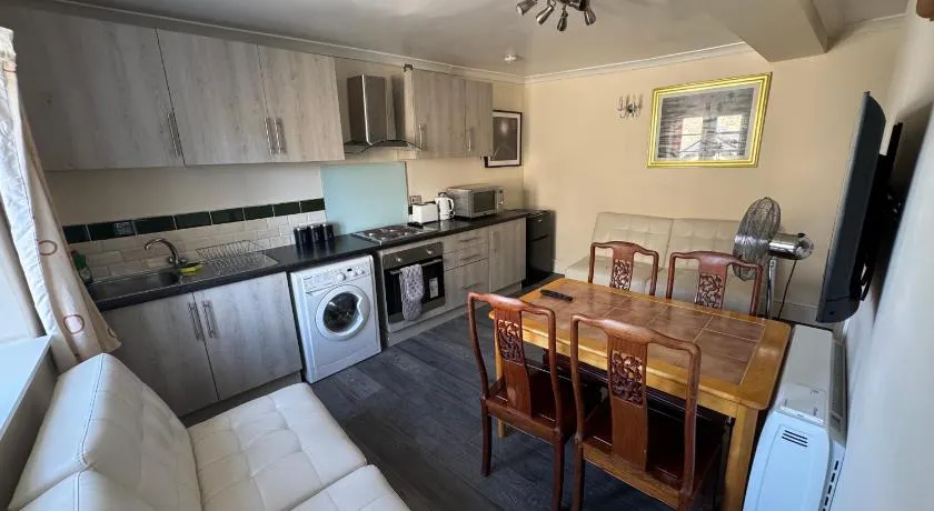 Church Walk Studios & Apartments - Image 1