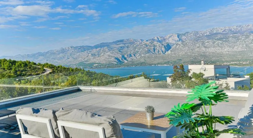 Villa Anna with pool, Zadar County - Image 1