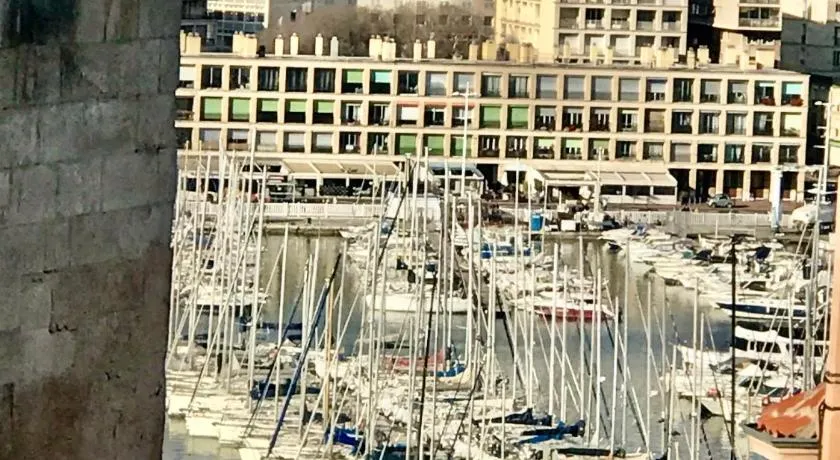 Luxus, Ruhe und Genuss mit Panoramablick auf den Alten Hafen - Image 1