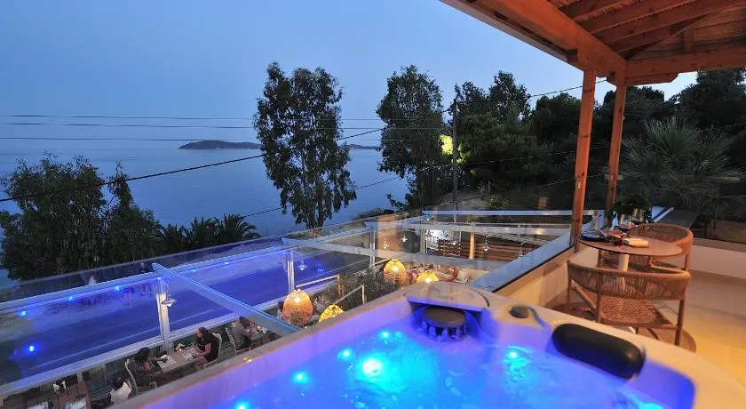 Salty Wave Suites - Image 1