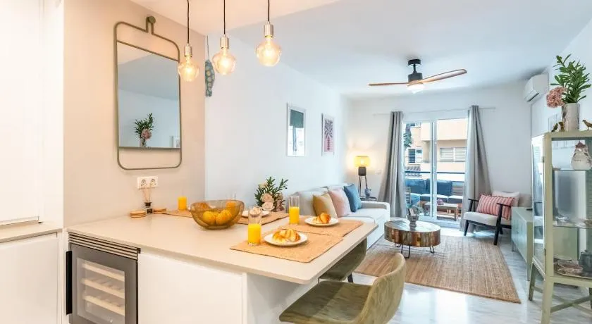 Pass the Keys Stylish 3 Bed Flat in Los Pacos - Image 1
