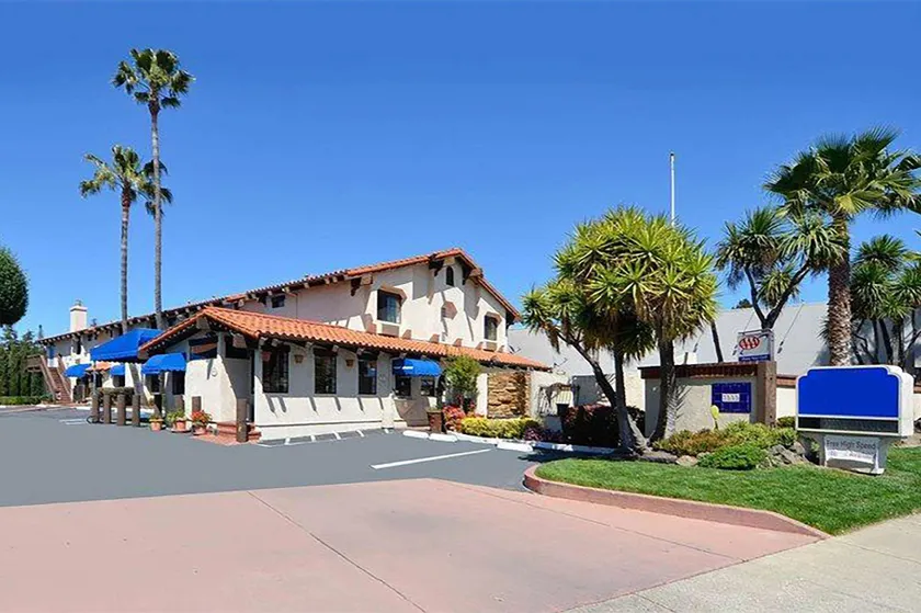 Travelodge by Wyndham Concord - Image 1