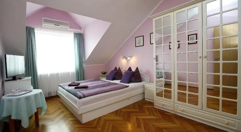 Cecey Vendégház - Image 1