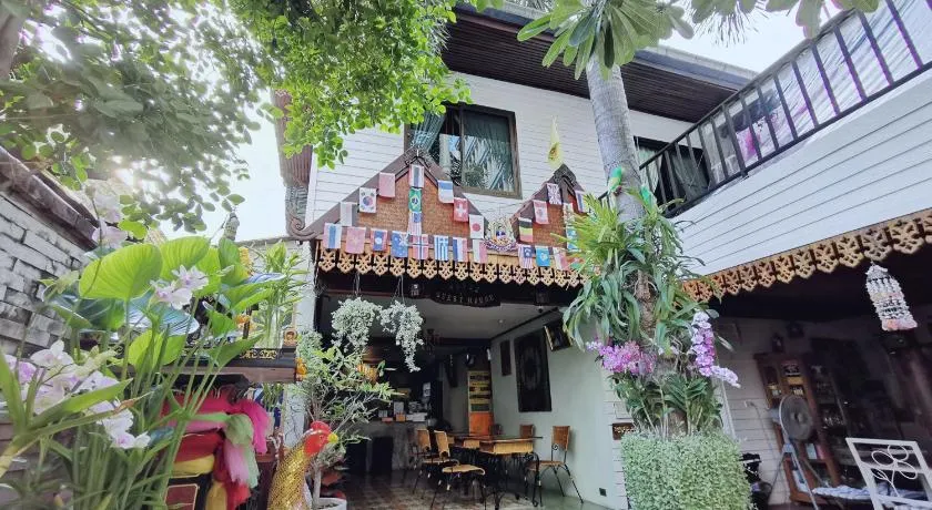 TAVEE Guesthouse - Image 1