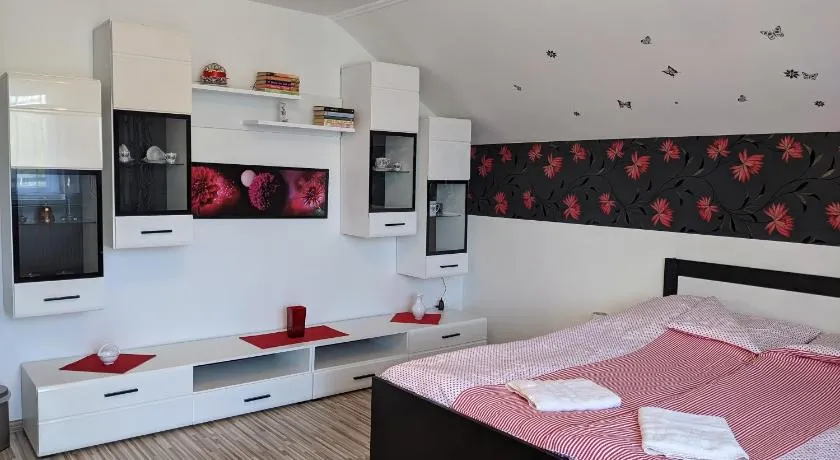 Pivnička pod Čachtickým hradom - Image 1