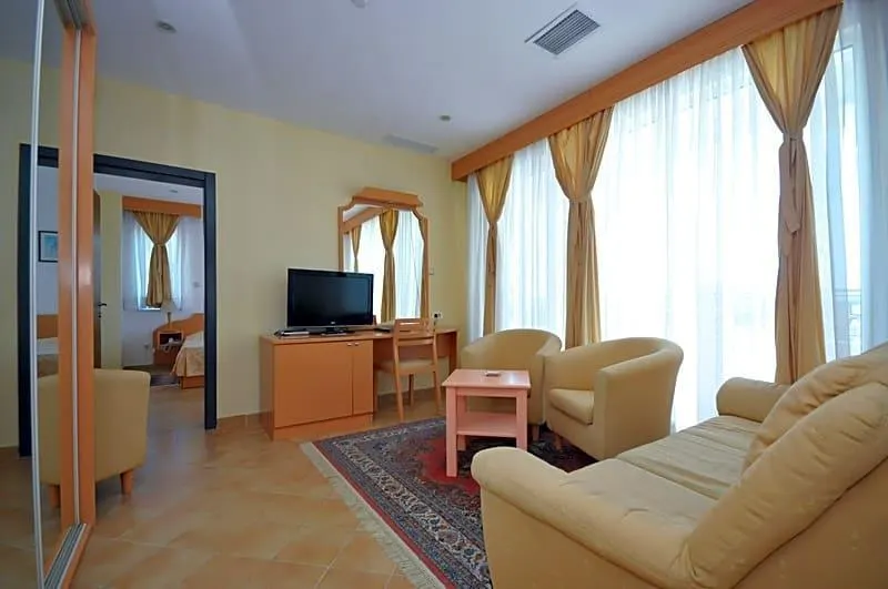 Hotel Sajo - Image 1