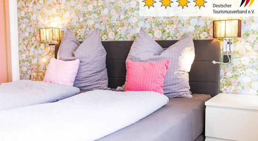 Höri-Nest: 75 m² große Garten-Wohnung mit 2 Balkonen - Image 1