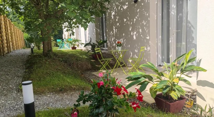 Les Treilles de Salies - Spa et sauna intérieur - Image 1