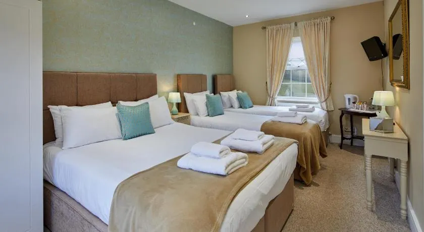White Horse Farm Inn - Image 1